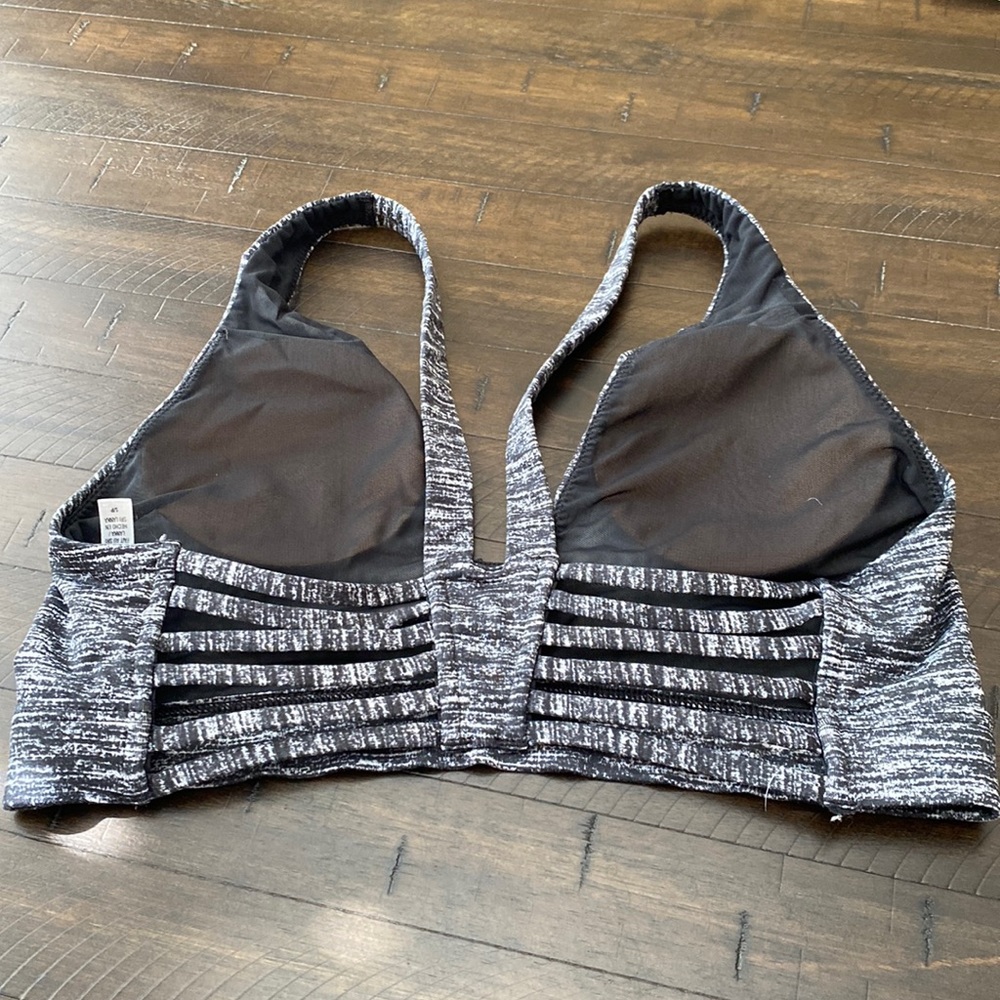Victoria Sport bra // like new condition // smoke free home // size small